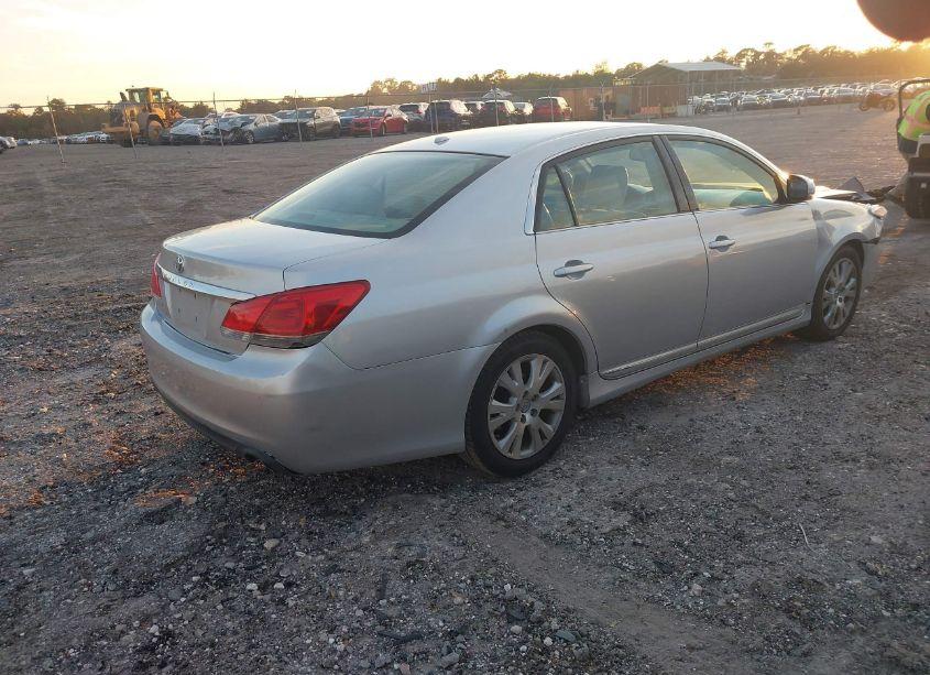 Photo 4 of 2012 Toyota Avalon (VIN 4T1BK3DB9CU470939)