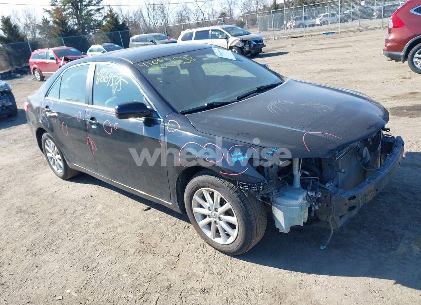 2011 Toyota Camry XLE V6 (VIN 4T1BK3EK0BU126266) main photo