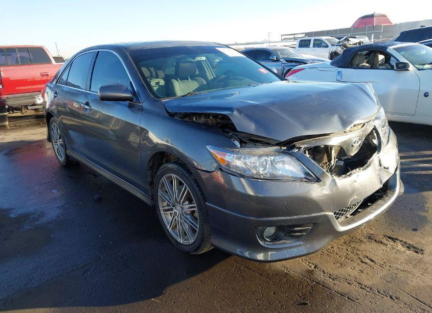 2011 Toyota Camry SE V6 (VIN 4T1BK3EK0BU620109) main photo