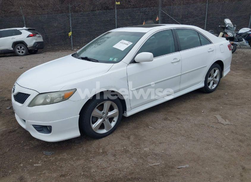 Photo 2 of 2011 Toyota Camry SE V6 (VIN 4T1BK3EK1BU619583)