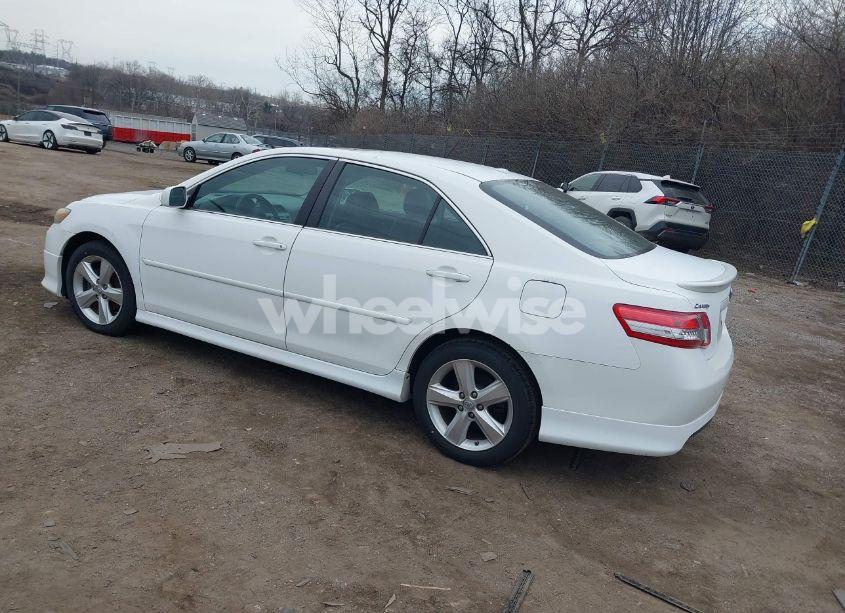 Photo 3 of 2011 Toyota Camry SE V6 (VIN 4T1BK3EK1BU619583)
