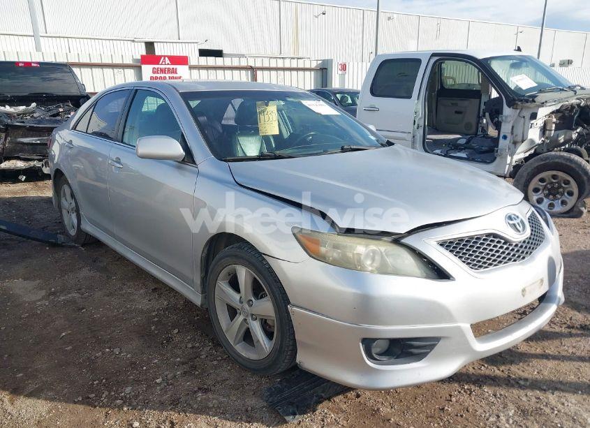 2011 Toyota Camry SE V6 (VIN 4T1BK3EK2BU118329) main photo