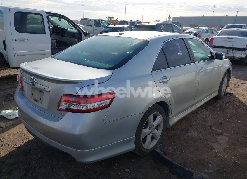 Photo 4 of 2011 Toyota Camry SE V6 (VIN 4T1BK3EK2BU118329)