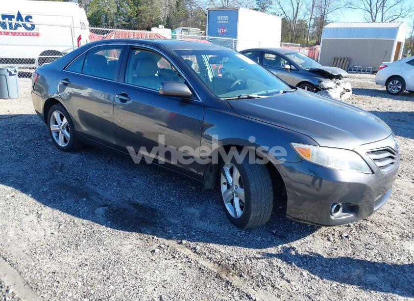 2011 Toyota Camry XLE V6 (VIN 4T1BK3EK2BU129556) main photo