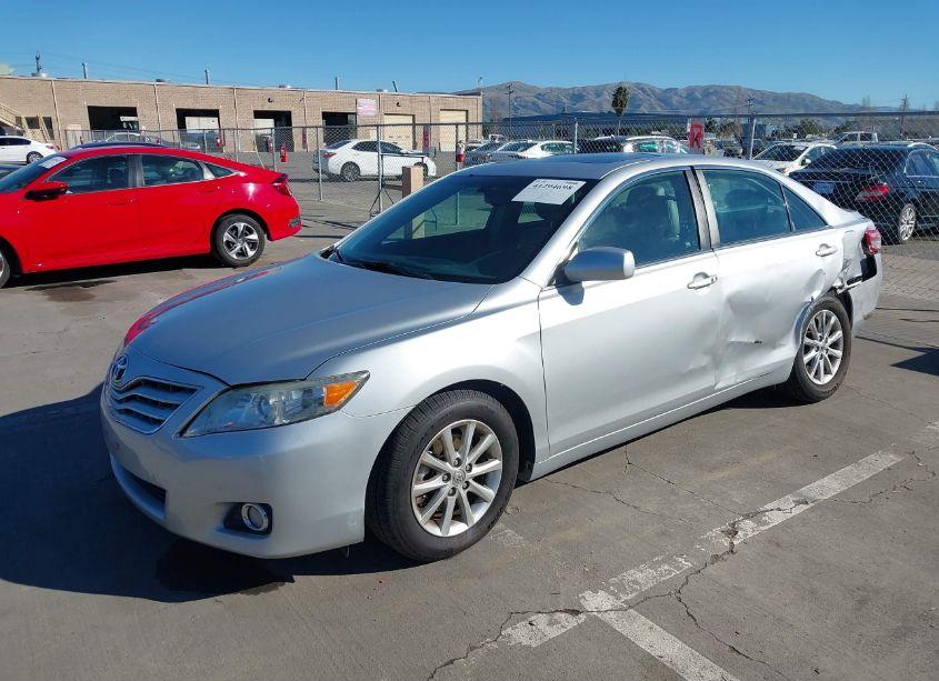 Photo 2 of 2011 Toyota Camry XLE V6 (VIN 4T1BK3EK2BU130268)