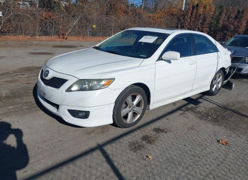 Photo 2 of 2011 Toyota Camry SE V6 (VIN 4T1BK3EK2BU615896)