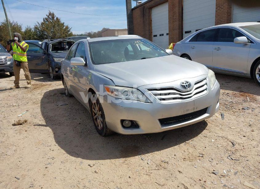 2011 Toyota Camry XLE V6 (VIN 4T1BK3EK2BU616546) main photo