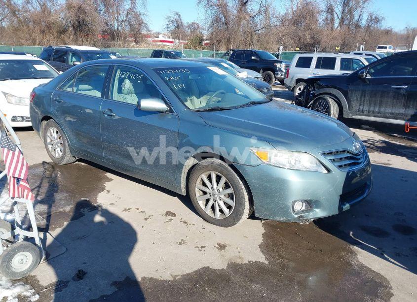 2011 Toyota Camry XLE V6 (VIN 4T1BK3EK2BU616918) main photo