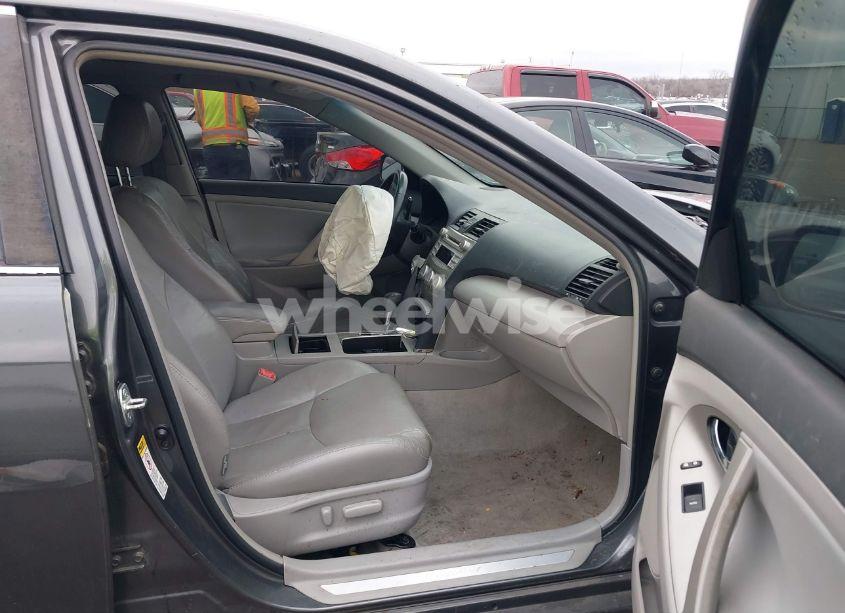 Photo 5 of 2011 Toyota Camry SE V6 (VIN 4T1BK3EK3BU119523)