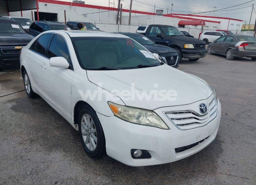 2011 Toyota Camry XLE V6 (VIN 4T1BK3EK3BU610416) main photo