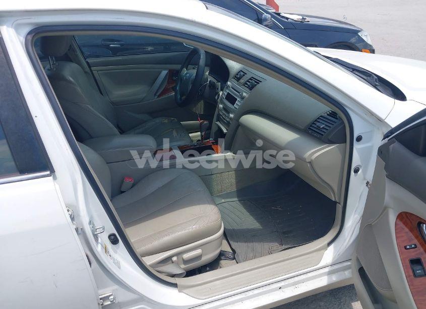 Photo 5 of 2011 Toyota Camry XLE V6 (VIN 4T1BK3EK3BU610416)