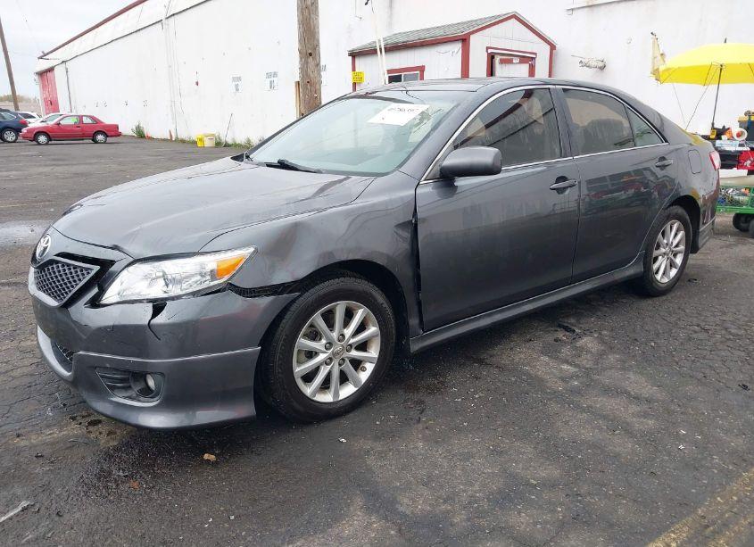 Photo 2 of 2011 Toyota Camry SE V6 (VIN 4T1BK3EK3BU616006)