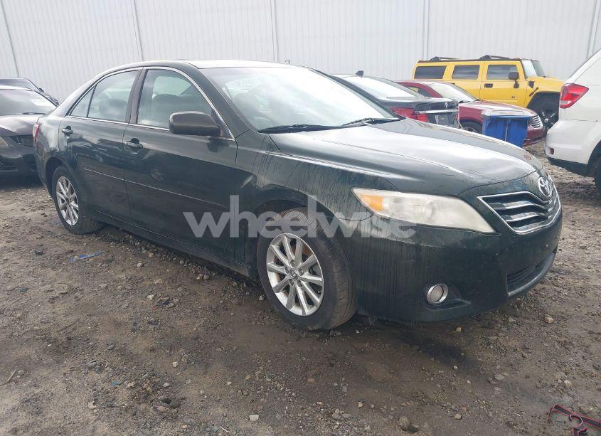2011 Toyota Camry XLE V6 (VIN 4T1BK3EK3BU619391) main photo