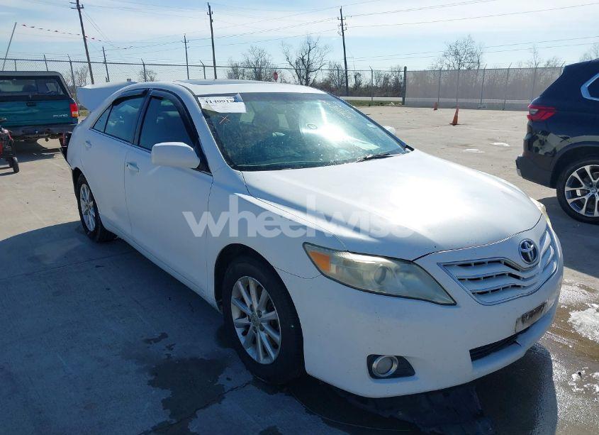 2011 Toyota Camry XLE V6 (VIN 4T1BK3EK3BU625871) main photo