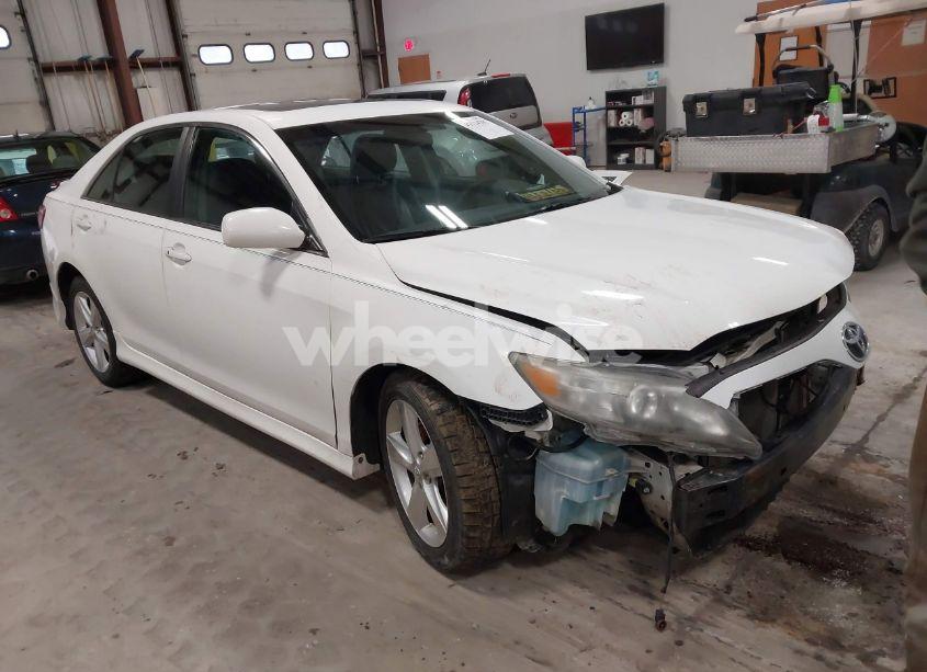 2010 Toyota Camry SE V6 (VIN 4T1BK3EK4AU607992) main photo