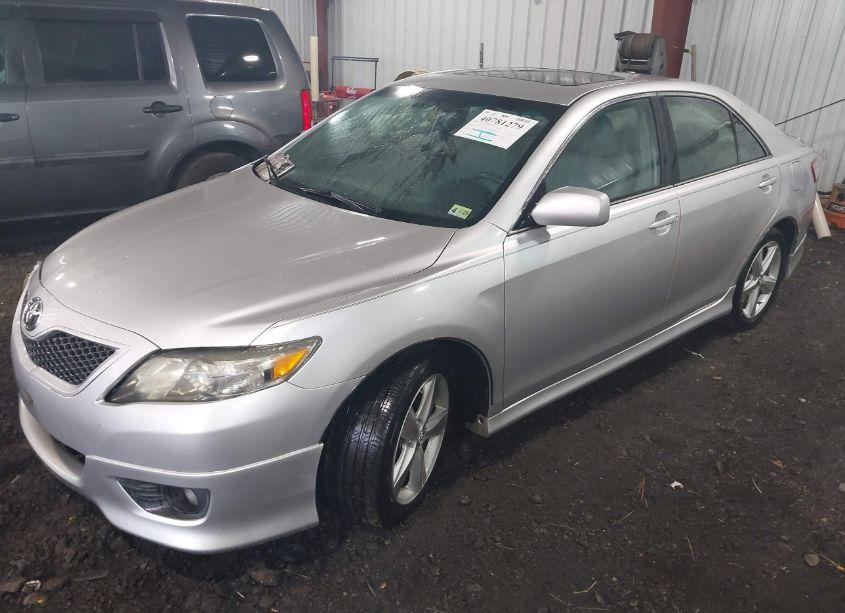 Photo 2 of 2011 Toyota Camry SE V6 (VIN 4T1BK3EK4BU126044)