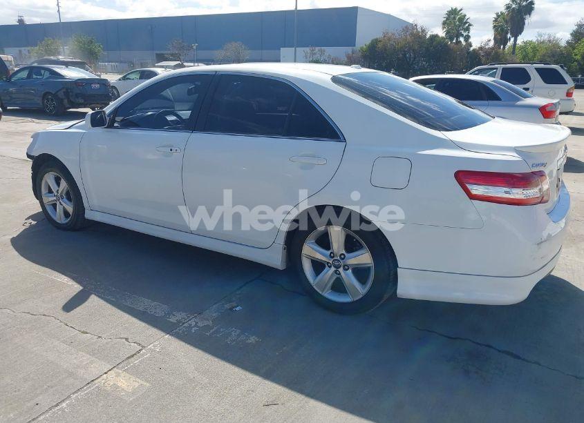 Photo 3 of 2011 Toyota Camry SE V6 (VIN 4T1BK3EK5BU614516)