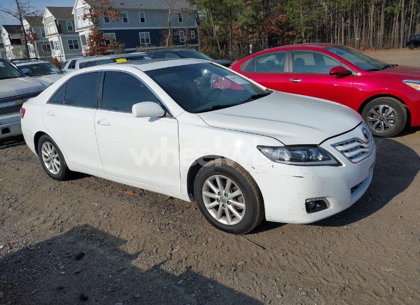 2011 Toyota Camry XLE V6 (VIN 4T1BK3EK6BU618364) main photo