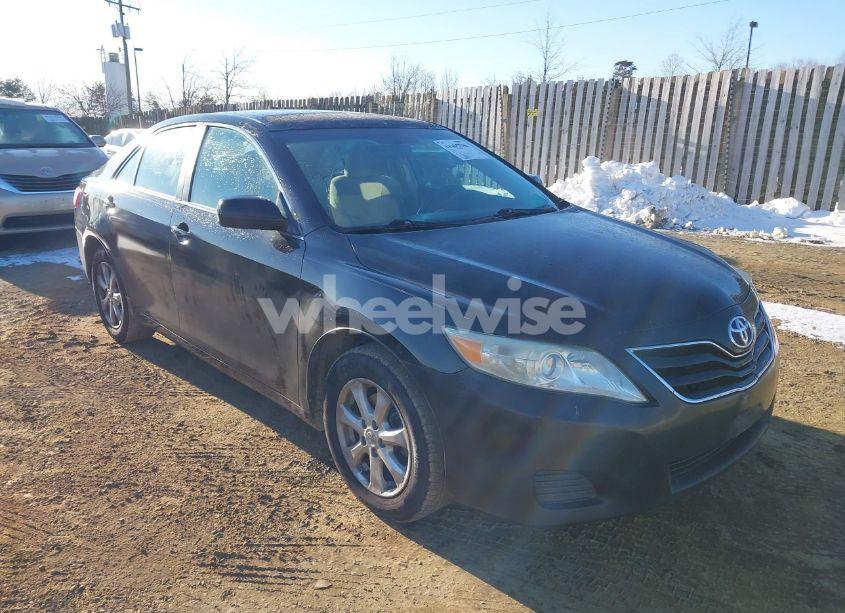 2011 Toyota Camry LE (VIN 4T1BK3EK7BU121873) main photo