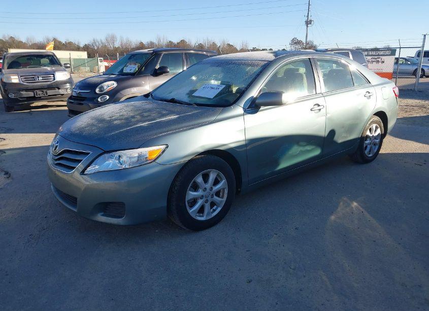 Photo 2 of 2011 Toyota Camry LE (VIN 4T1BK3EK8BU618415)