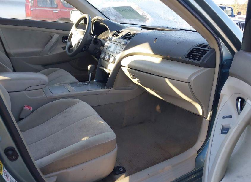 Photo 5 of 2011 Toyota Camry LE (VIN 4T1BK3EK8BU618415)