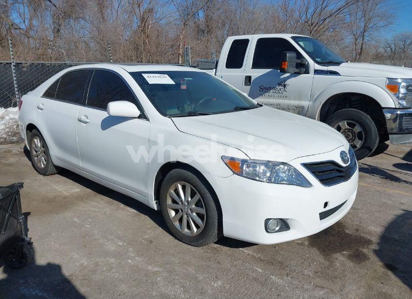 2011 Toyota Camry XLE V6 (VIN 4T1BK3EK8BU625493) main photo
