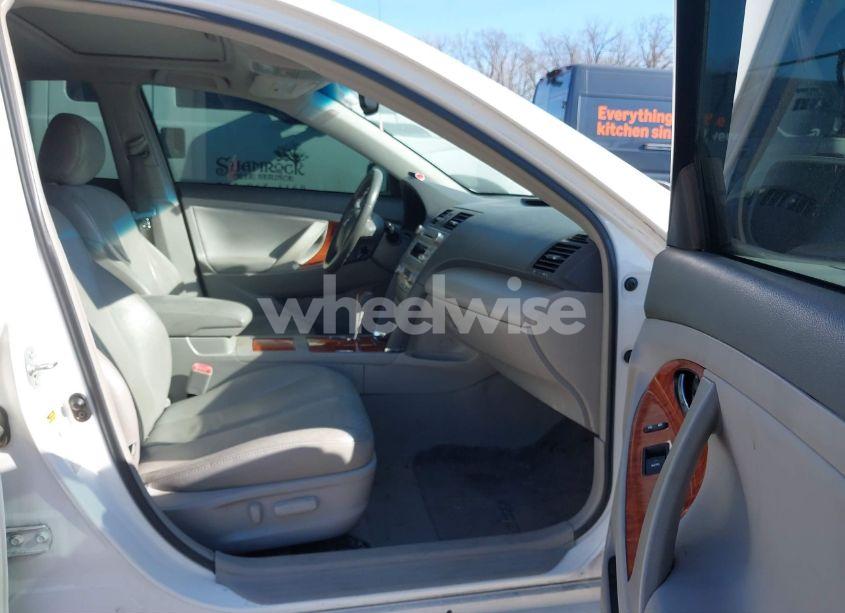 Photo 5 of 2011 Toyota Camry XLE V6 (VIN 4T1BK3EK8BU625493)