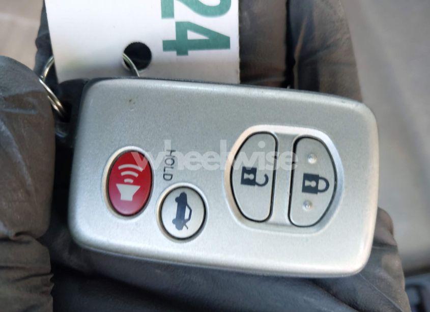 Photo 11 of 2010 Toyota Camry XLE V6 (VIN 4T1BK3EK9AU115930)