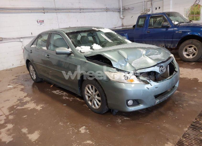 2011 Toyota Camry XLE V6 (VIN 4T1BK3EK9BU610047) main photo