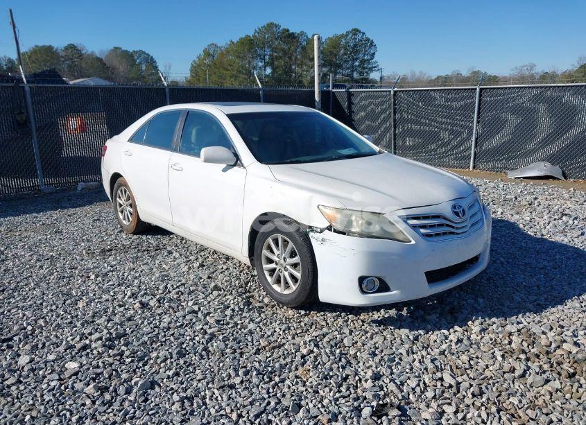 2011 Toyota Camry XLE V6 (VIN 4T1BK3EK9BU616186) main photo