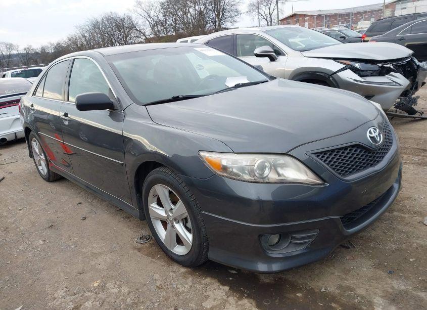 2011 Toyota Camry SE V6 (VIN 4T1BK3EK9BU629665) main photo