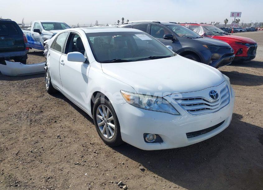 2011 Toyota Camry XLE V6 (VIN 4T1BK3EK9BU630749) main photo
