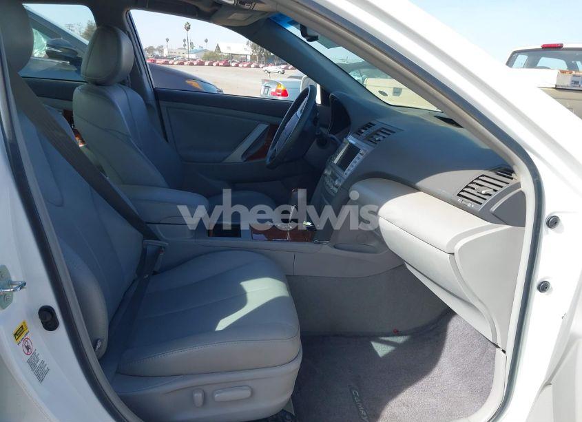 Photo 5 of 2011 Toyota Camry XLE V6 (VIN 4T1BK3EK9BU630749)