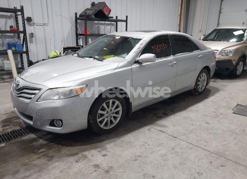 Photo 2 of 2011 Toyota Camry XLE V6 (VIN 4T1BK3EKXBU126825)