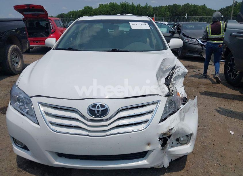 Photo 12 of 2011 Toyota Camry XLE V6 (VIN 4T1BK3EKXBU610641)