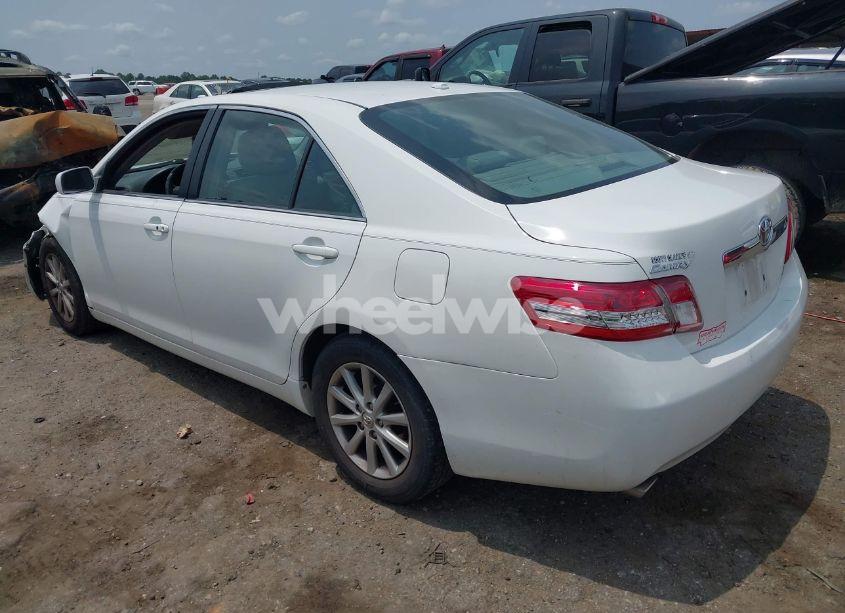 Photo 3 of 2011 Toyota Camry XLE V6 (VIN 4T1BK3EKXBU610641)