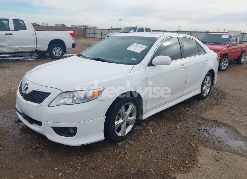 Photo 2 of 2011 Toyota Camry SE V6 (VIN 4T1BK3EKXBU626953)