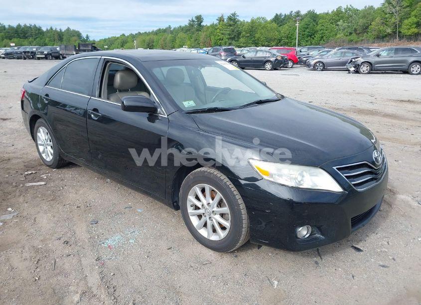2011 Toyota Camry XLE V6 (VIN 4T1BK3EKXBU629304) main photo