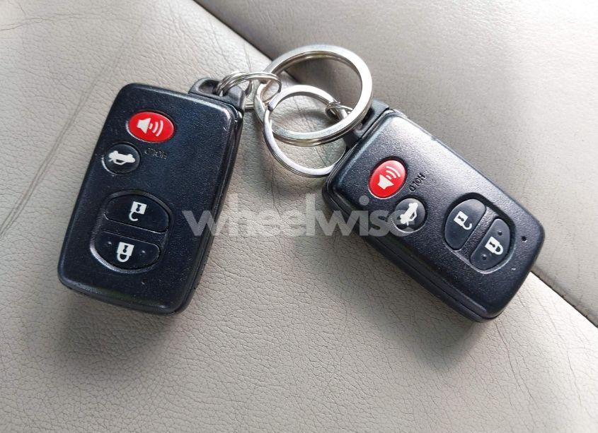 Photo 11 of 2011 Toyota Camry XLE V6 (VIN 4T1BK3EKXBU629304)