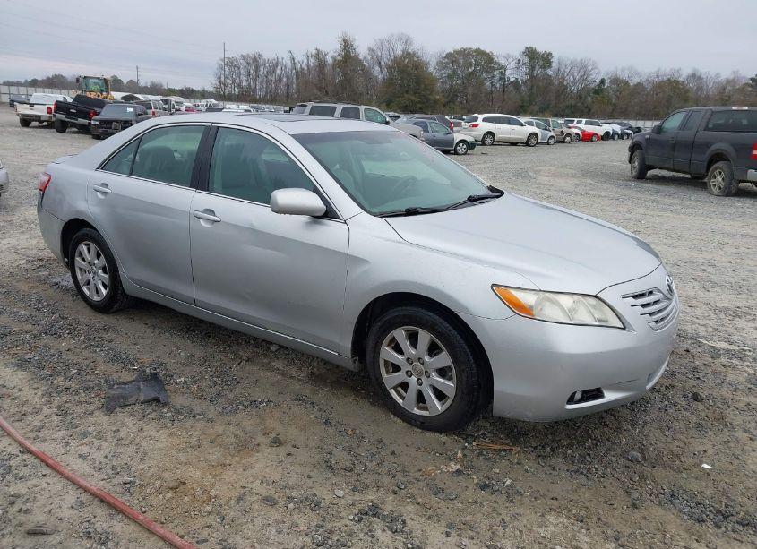 2007 Toyota Camry XLE V6 (VIN 4T1BK46K17U015589) main photo