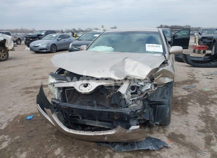 Photo 2 of 2009 Toyota Camry LE V6 (VIN 4T1BK46K19U587412)