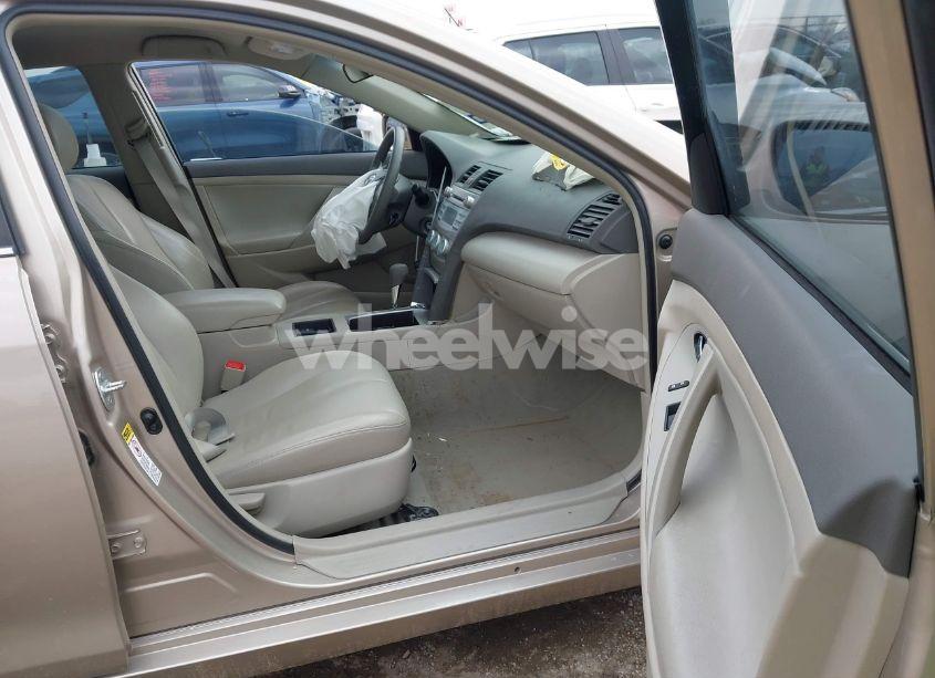 Photo 5 of 2009 Toyota Camry LE V6 (VIN 4T1BK46K19U587412)