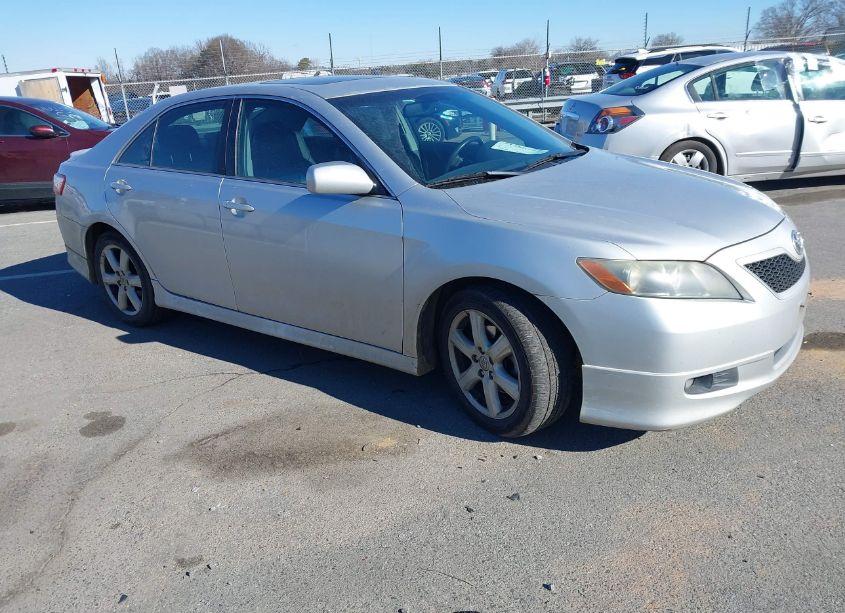2007 Toyota Camry SE V6 (VIN 4T1BK46K27U034894) main photo