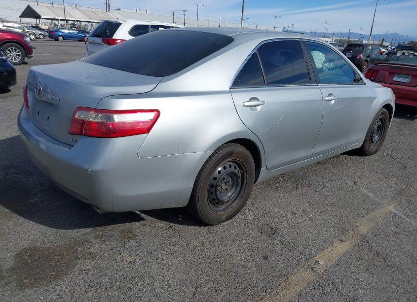 Photo 4 of 2007 Toyota Camry LE V6 (VIN 4T1BK46K27U520413)