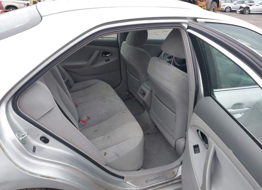 Photo 8 of 2007 Toyota Camry LE V6 (VIN 4T1BK46K47U042138)