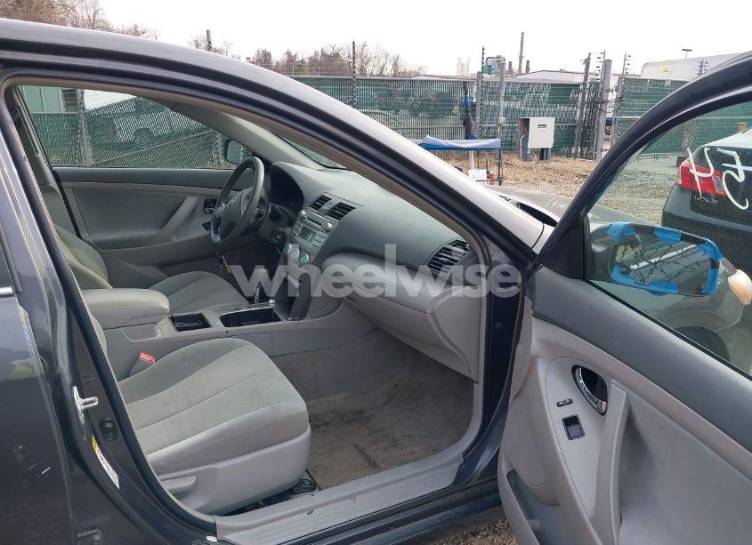 Photo 5 of 2009 Toyota Camry LE V6 (VIN 4T1BK46K49U587761)