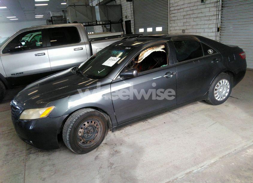 Photo 2 of 2007 Toyota Camry LE V6 (VIN 4T1BK46K57U510958)