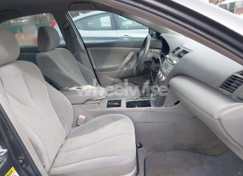 Photo 5 of 2009 Toyota Camry LE V6 (VIN 4T1BK46K79U585650)