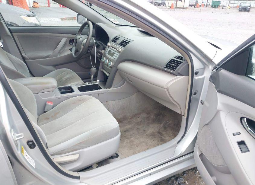 Photo 5 of 2007 Toyota Camry LE V6 (VIN 4T1BK46KX7U038272)