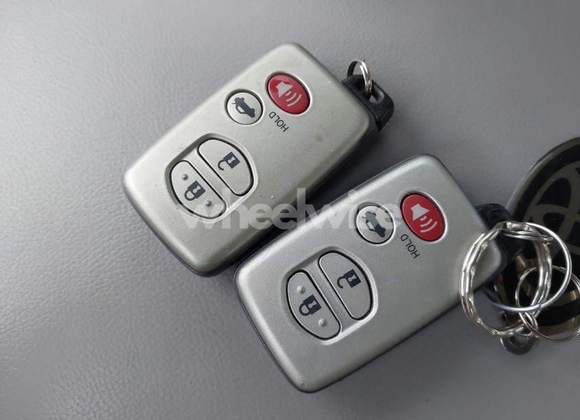 Photo 11 of 2009 Toyota Camry XLE V6 (VIN 4T1BK46KX9U093257)